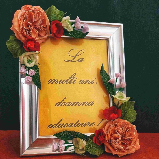 Ramă foto decorată cu flori