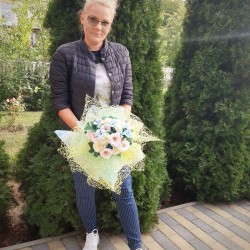 Buchet Laura